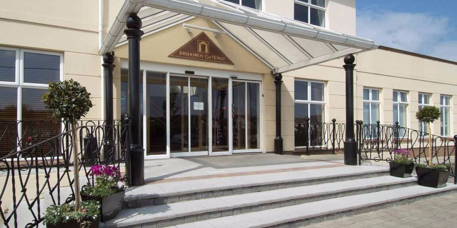 exterior-front-03