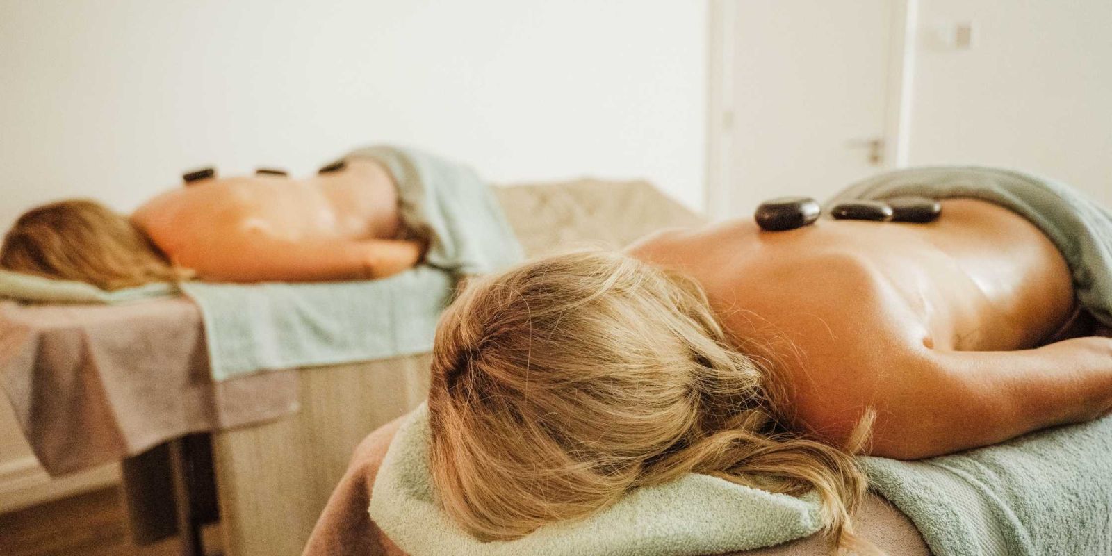 Seagrass Wellbeing centre hot stone massage