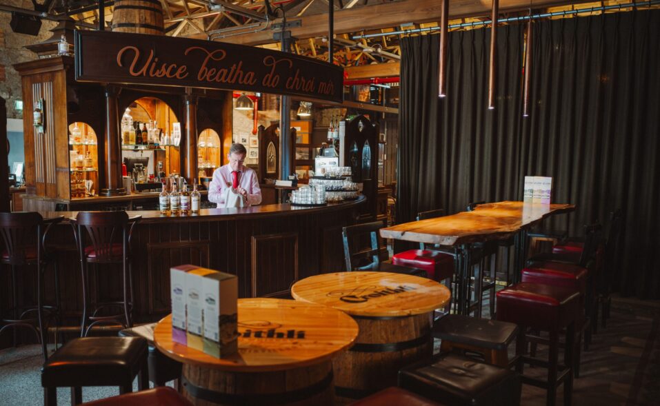 Crolly Distillery Traditional Donegal Gaeltacht Whiskey Co Donegal TI713Z3 1 - Inishowen Gateway